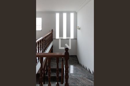 Casa à venda com 450m², 4 quartos e 6 vagasEscada 