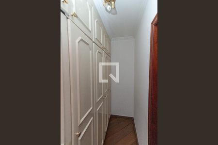 Casa à venda com 450m², 4 quartos e 6 vagasSuíte 4  - Closet 