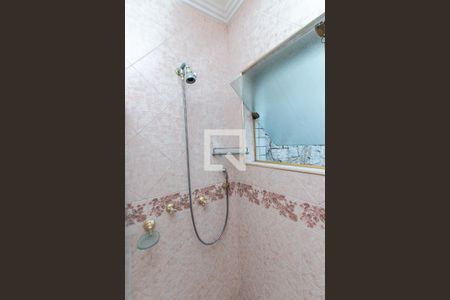 Casa à venda com 450m², 4 quartos e 6 vagasBanheiro da Suíte 4