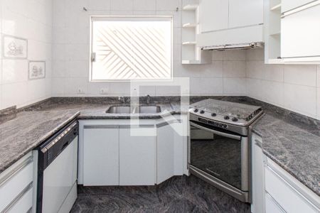 Casa à venda com 450m², 4 quartos e 6 vagasCozinha