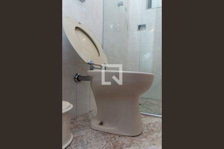 Casa à venda com 450m², 4 quartos e 6 vagasBanheiro de Serviço