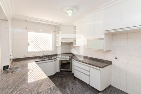 Casa à venda com 450m², 4 quartos e 6 vagasCozinha