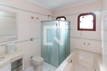 Casa à venda com 450m², 4 quartos e 6 vagasBanheiro da Suíte 3