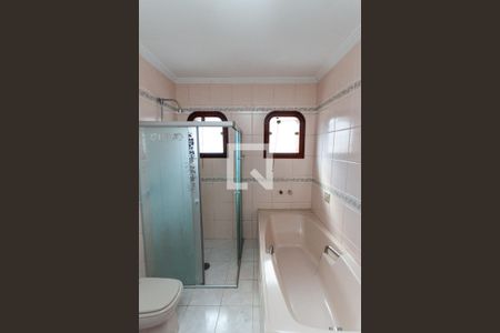 Casa à venda com 450m², 4 quartos e 6 vagasBanheiro da Suíte 3