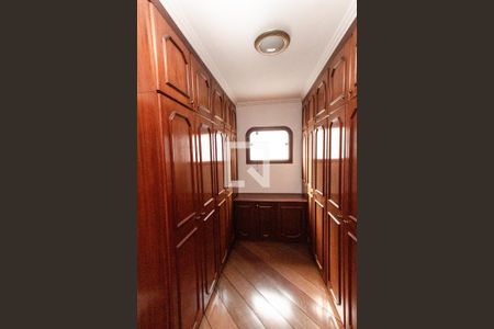 Casa à venda com 450m², 4 quartos e 6 vagasSuíte 3  - Closet 