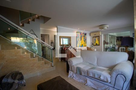 Sala de casa de condomínio à venda com 4 quartos, 200m² em Vargem Pequena, Rio de Janeiro