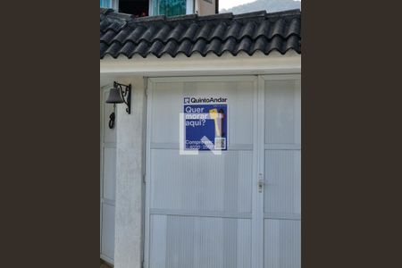 Casa de condomínio à venda com 200m², 4 quartos e 2 vagasPlaca