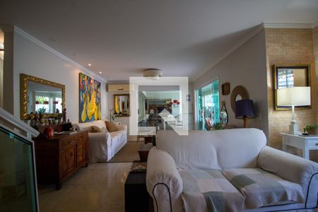 Sala de casa de condomínio à venda com 4 quartos, 200m² em Vargem Pequena, Rio de Janeiro