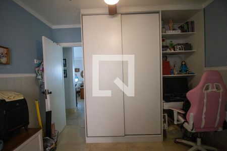 Casa de condomínio à venda com 200m², 4 quartos e 2 vagasQuarto