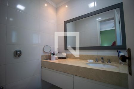 Casa de condomínio à venda com 200m², 4 quartos e 2 vagasBanheiro da Suíte 2