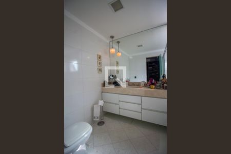 Casa de condomínio à venda com 200m², 4 quartos e 2 vagasBanheiro da Suíte 1