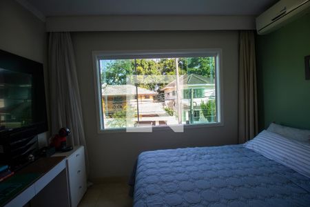 Casa de condomínio à venda com 200m², 4 quartos e 2 vagasSuíte 2