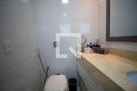 Casa de condomínio à venda com 200m², 4 quartos e 2 vagasBanheiro da Suíte 2