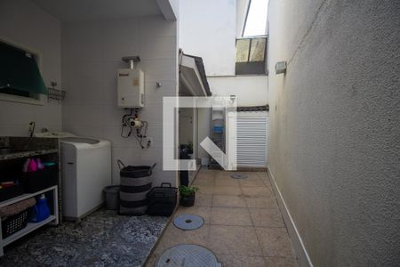 Casa de condomínio à venda com 200m², 4 quartos e 2 vagasCozinha e Área de Serviço