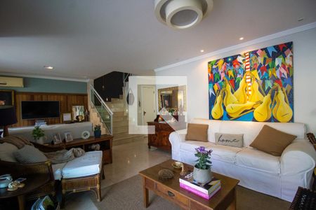 Sala de casa de condomínio à venda com 4 quartos, 200m² em Vargem Pequena, Rio de Janeiro