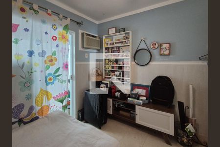 Casa de condomínio à venda com 200m², 4 quartos e 2 vagasQuarto