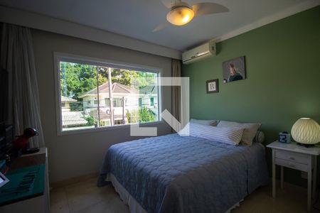 Casa de condomínio à venda com 200m², 4 quartos e 2 vagasSuíte 2