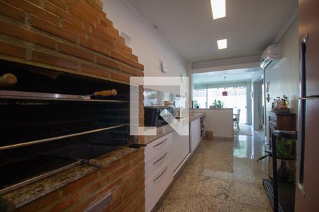 Casa de condomínio à venda com 200m², 4 quartos e 2 vagasÁrea Gourmet