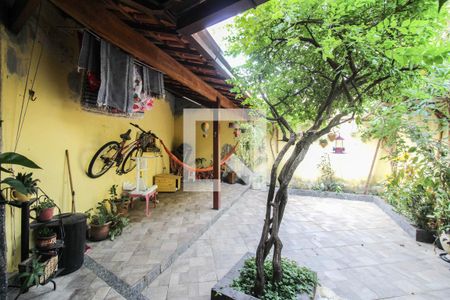 Casa para alugar com 130m², 2 quartos e 2 vagas Casa para alugar com 130m², 2 quartos e 2 vagasQuintal