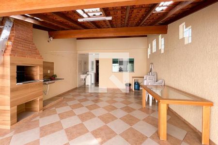 Casa à venda com 200m², 3 quartos e 4 vagasÁrea - Churrasqueira