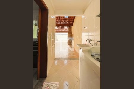 Casa à venda com 200m², 3 quartos e 4 vagasÁrea de Serviço