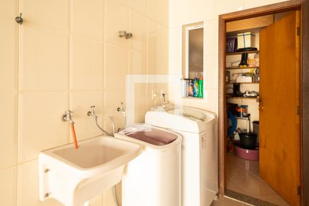 Casa à venda com 200m², 3 quartos e 4 vagasÁrea de Serviço