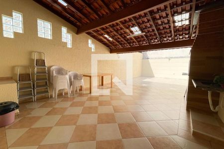 Casa à venda com 200m², 3 quartos e 4 vagasÁrea - Churrasqueira