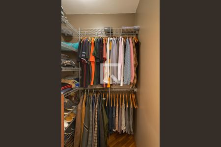 Casa à venda com 200m², 3 quartos e 4 vagasCloset - Suíte 3