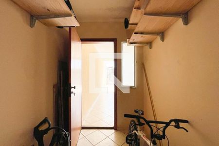 Casa à venda com 200m², 3 quartos e 4 vagasDepósito - Garagem 