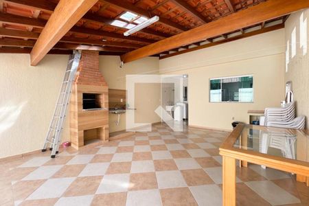Casa à venda com 200m², 3 quartos e 4 vagasÁrea - Churrasqueira