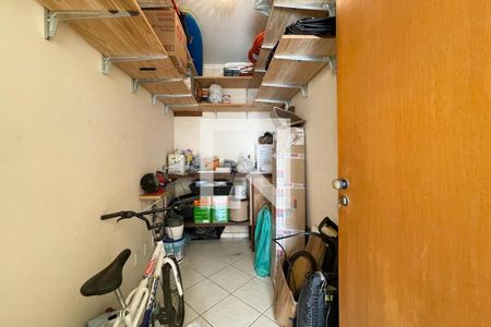Casa à venda com 200m², 3 quartos e 4 vagasDepósito - Garagem 