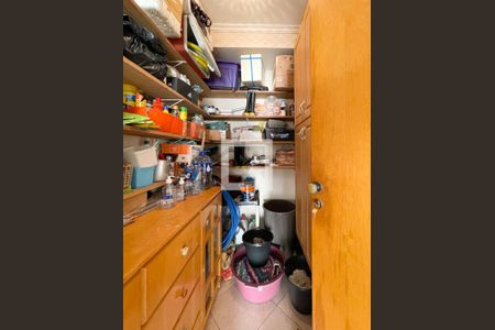 Casa à venda com 200m², 3 quartos e 4 vagasDepósito - Área de Serviço