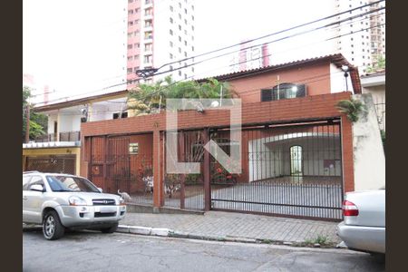 Casa à venda com 302m², 5 quartos e 4 vagasFachada