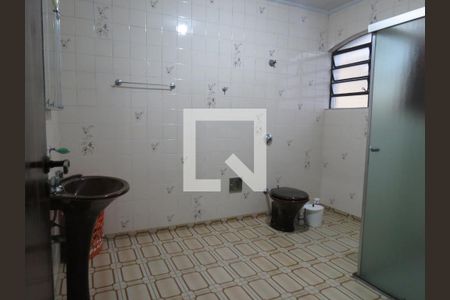Casa à venda com 302m², 5 quartos e 4 vagasBanheiro Quarto 4