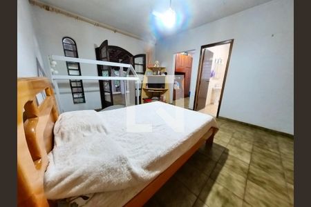 Casa à venda com 302m², 5 quartos e 4 vagas Casa à venda com 302m², 5 quartos e 4 vagasQuarto 5