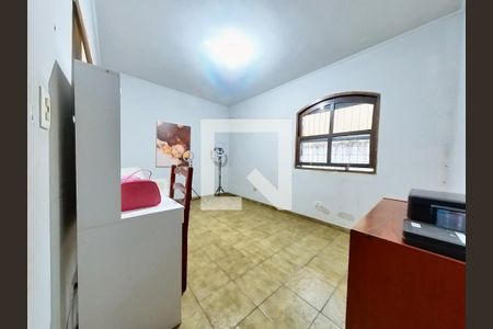 Casa à venda com 302m², 5 quartos e 4 vagas Casa à venda com 302m², 5 quartos e 4 vagasQuarto 3