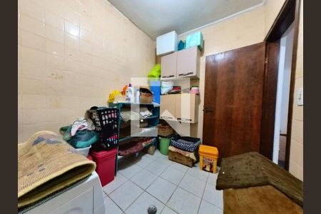 Casa à venda com 302m², 5 quartos e 4 vagas Casa à venda com 302m², 5 quartos e 4 vagasLavanderia