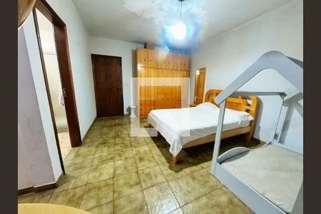 Casa à venda com 302m², 5 quartos e 4 vagas Casa à venda com 302m², 5 quartos e 4 vagasQuarto 5