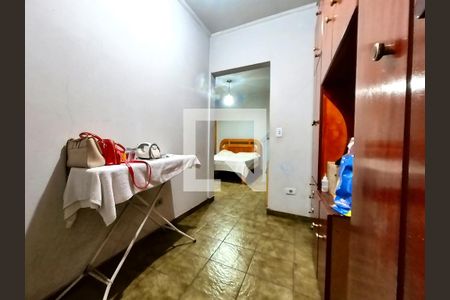 Casa à venda com 302m², 5 quartos e 4 vagas Casa à venda com 302m², 5 quartos e 4 vagasQuarto 5 - Closet