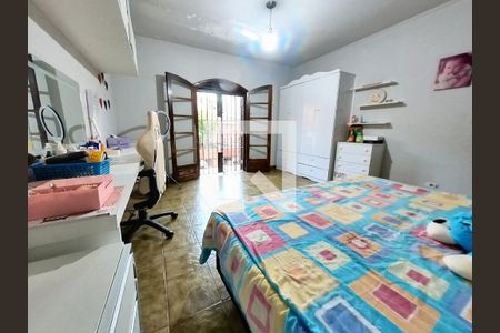 Casa à venda com 302m², 5 quartos e 4 vagas Casa à venda com 302m², 5 quartos e 4 vagasQuarto 2