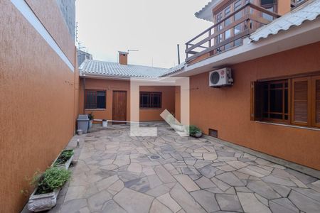 Casa para alugar com 500m², 5 quartos e 8 vagasQuintal