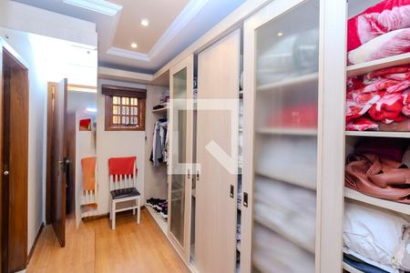 Casa para alugar com 500m², 5 quartos e 8 vagasCloset da suíte 1