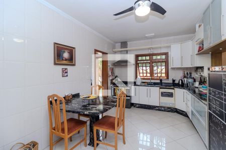 Casa para alugar com 500m², 5 quartos e 8 vagasCozinha