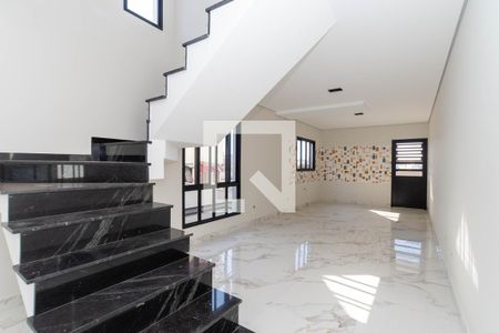Escada de casa à venda com 3 quartos, 169m² em Jardim Santa Mena, Guarulhos