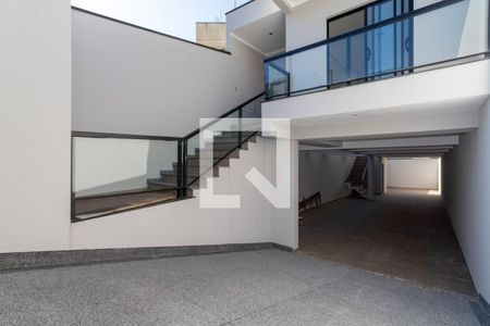 Casa à venda com 169m², 3 quartos e 6 vagasGaragem