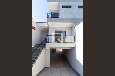 Casa à venda com 169m², 3 quartos e 6 vagasFrente
