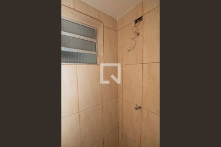 Banheiro de casa para alugar com 1 quarto, 35m² em Chácara Mafalda, São Paulo