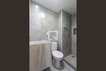 Apartamento para alugar com 46m², 2 quartos e 1 vaga Apartamento para alugar com 46m², 2 quartos e 1 vagaBanheiro