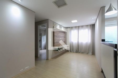 Sala de apartamento para alugar com 2 quartos, 46m² em Vila Carmosina, São Paulo