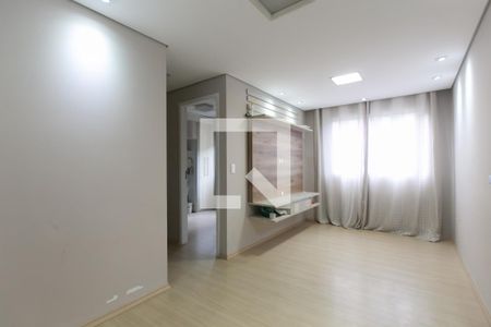 Sala de apartamento para alugar com 2 quartos, 46m² em Vila Carmosina, São Paulo
